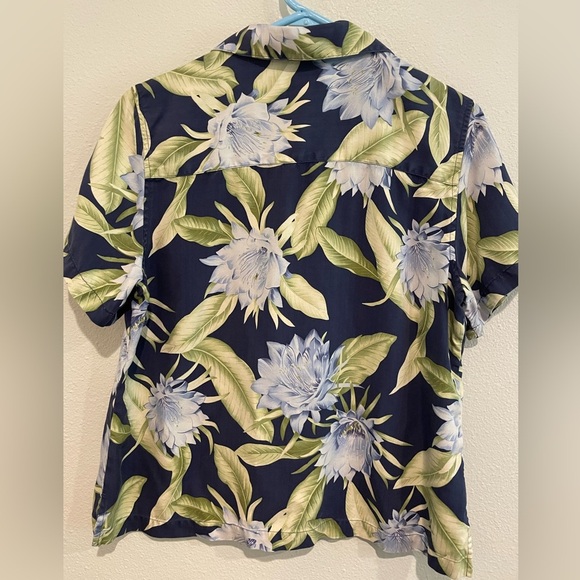 Women Tommy Bahama 100% Silk Tropical Button up Blouse. Size L 12/14 - Picture 4 of 4